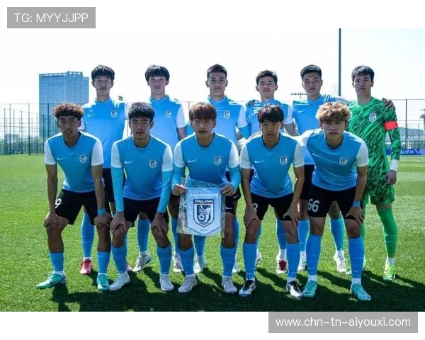 大连英博王禹中场精准直塞撕开防线，助力球队再创辉煌