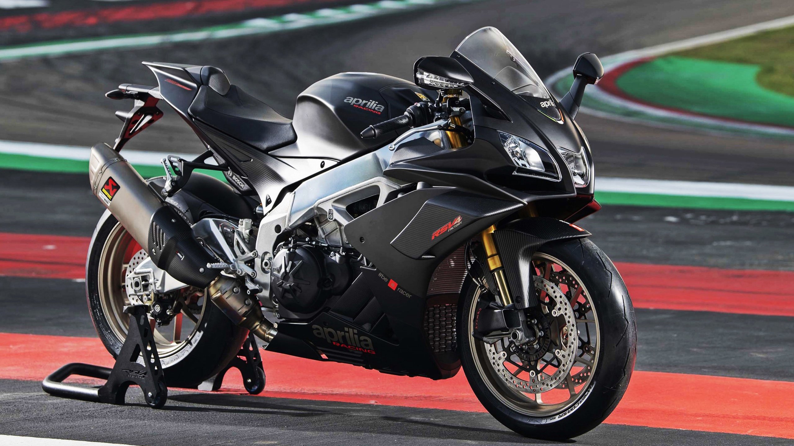 职业联赛推动智慧灯光系统提升夜场比赛观赏体验，夜场灯光秀